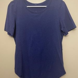 Lululemon T shirt
